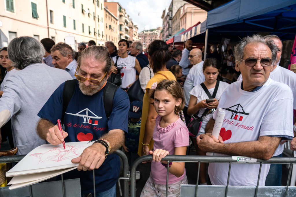 Commemorazione degli sfollati a un mese dal crollo del ponte Morandi